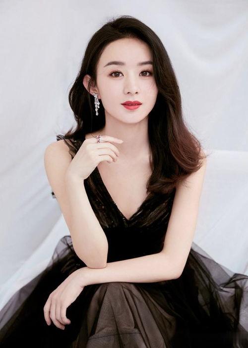 女明星外号大曲,娱乐圈的璀璨明珠，闪耀星光下的传奇人生