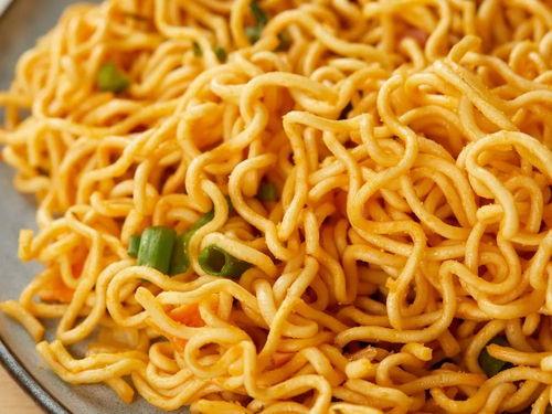 网红炸蛋面条图片,香脆诱人，一尝倾心！