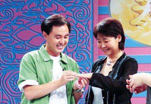 网红凳子一元钱,揭秘网络爆款背后的秘密