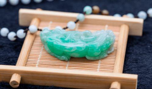 翡翠基料怎么看品质好坏,揭秘翡翠之美背后的奥秘